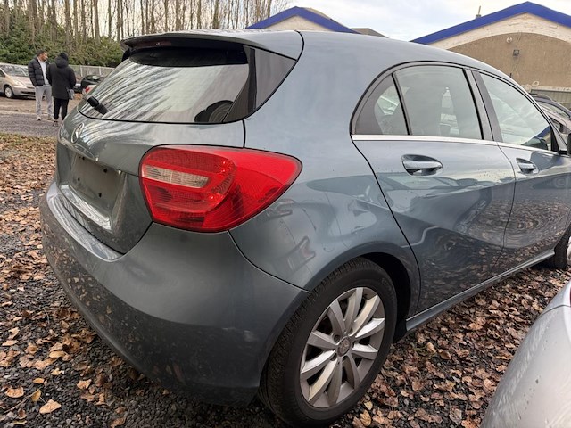 Mercedes-benz a180, 2014 - afbeelding 19 van  24