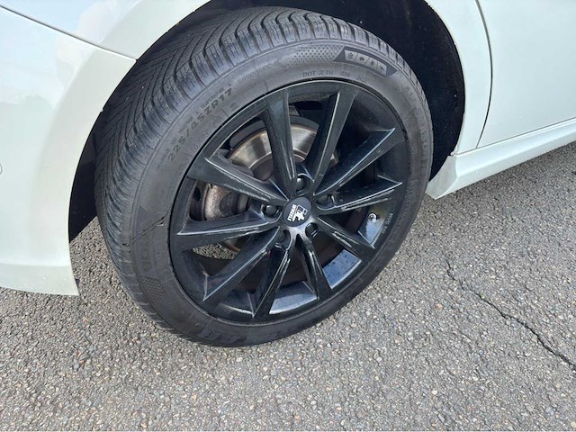 Mercedes-benz a180 amg line personenauto - afbeelding 3 van  37