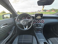 Mercedes-benz a180 amg line personenauto - afbeelding 7 van  37