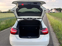 Mercedes-benz a180 amg line personenauto - afbeelding 16 van  37