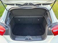 Mercedes-benz a180 amg line personenauto - afbeelding 17 van  37