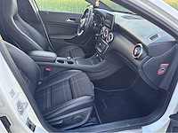 Mercedes-benz a180 amg line personenauto - afbeelding 25 van  37