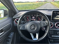 Mercedes-benz a180 amg line personenauto - afbeelding 8 van  37