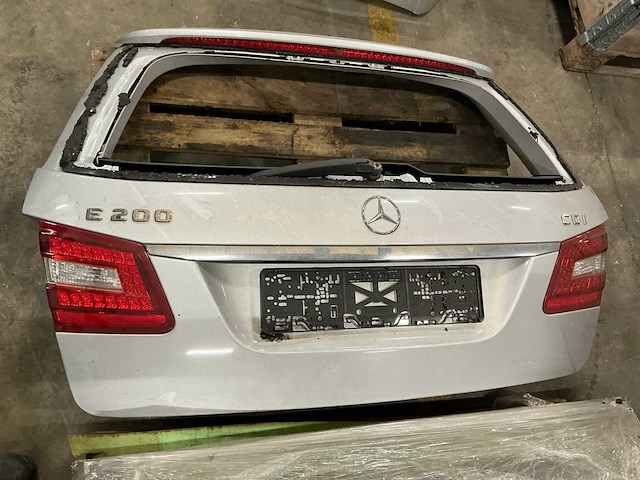 Mercedes-benz achterklep (4x) - afbeelding 1 van  3