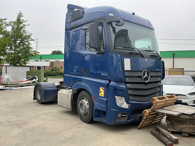 Mercedes-benz actros vrachtwagen trekker - afbeelding 2 van  3