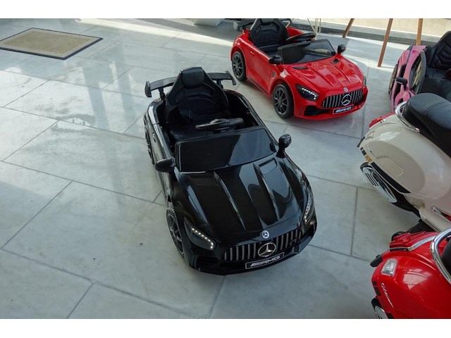 Mercedes benz amg gt-r - afbeelding 2 van  4