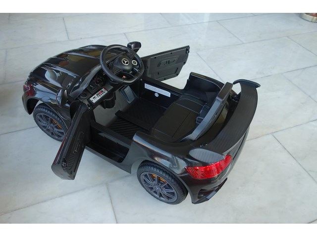 Mercedes benz amg gt-r - afbeelding 4 van  4