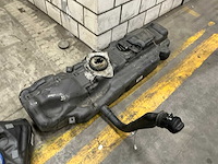 Mercedes-benz brandstoftank (60x) - afbeelding 4 van  4