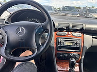 Mercedes-benz c class w204 c 200 cgi blueefficiency avantgarde, 2001 - afbeelding 7 van  40
