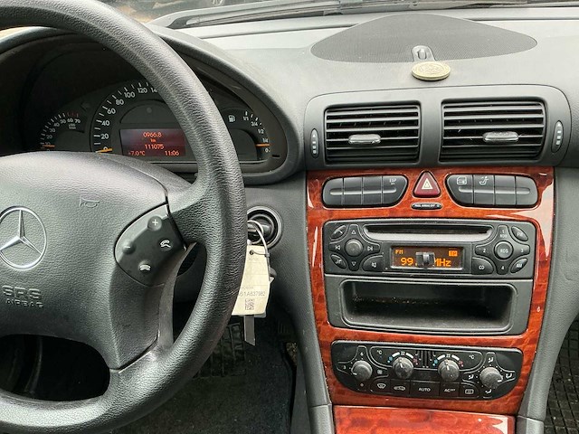 Mercedes-benz c-klasse c180 kompressor classic personenauto - afbeelding 8 van  45