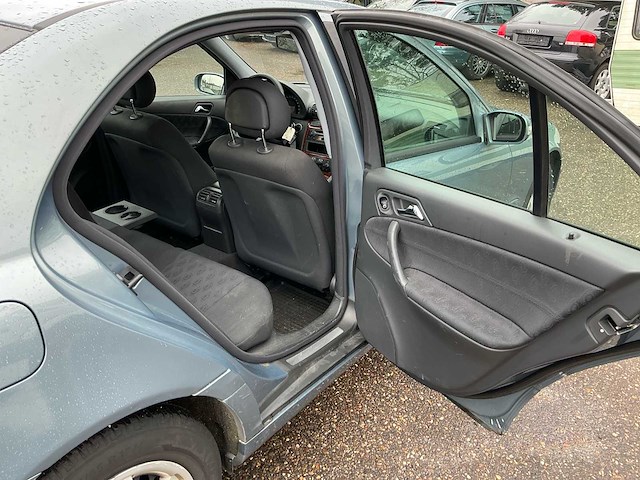 Mercedes-benz c-klasse c180 kompressor classic personenauto - afbeelding 16 van  45