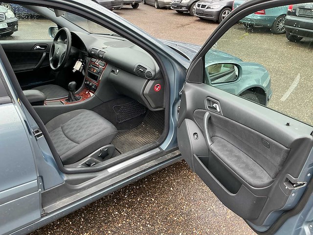 Mercedes-benz c-klasse c180 kompressor classic personenauto - afbeelding 18 van  45