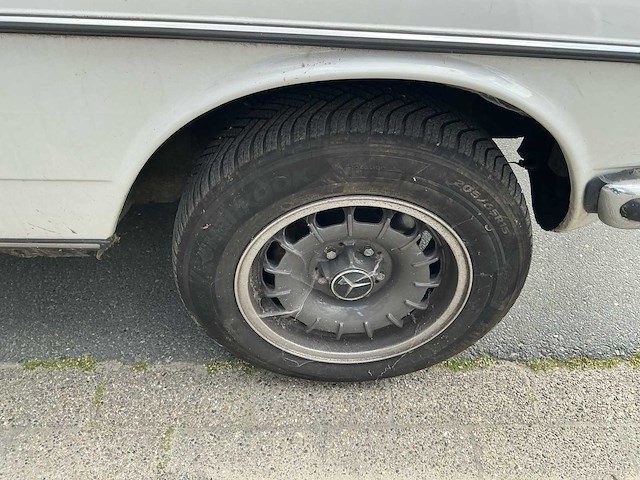 Mercedes-benz coupé 230ce oldtimer - afbeelding 4 van  32