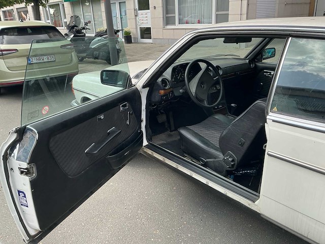 Mercedes-benz coupé 230ce oldtimer - afbeelding 5 van  32
