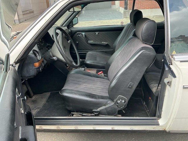 Mercedes-benz coupé 230ce oldtimer - afbeelding 6 van  32