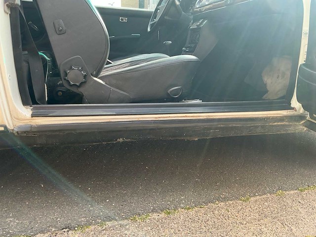 Mercedes-benz coupé 230ce oldtimer - afbeelding 16 van  32
