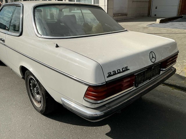 Mercedes-benz coupé 230ce oldtimer - afbeelding 19 van  32