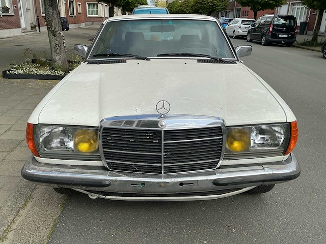 Mercedes-benz coupé 230ce oldtimer - afbeelding 31 van  32
