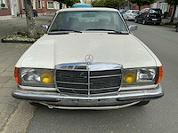 Mercedes-benz coupé 230ce oldtimer - afbeelding 31 van  32