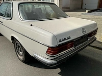 Mercedes-benz coupé 230ce oldtimer - afbeelding 19 van  32