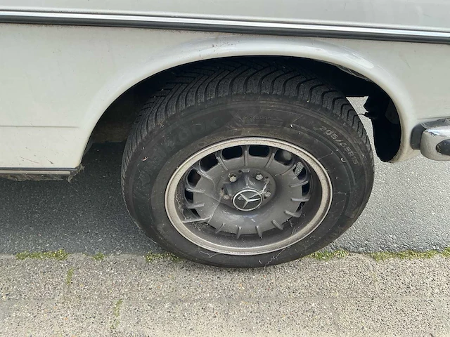 Mercedes-benz coupé 230ce oldtimer - afbeelding 4 van  33