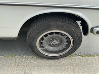 Mercedes-benz coupé 230ce oldtimer - afbeelding 4 van  33