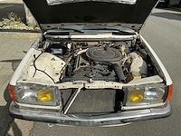 Mercedes-benz coupé 230ce oldtimer - afbeelding 2 van  7