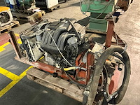 Mercedes-benz dieselmotor met hydraulisch pomp - afbeelding 1 van  7