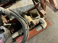 Mercedes-benz dieselmotor met hydraulisch pomp - afbeelding 2 van  7