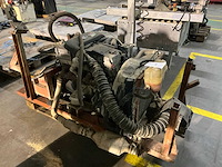 Mercedes-benz dieselmotor met hydraulisch pomp - afbeelding 3 van  7
