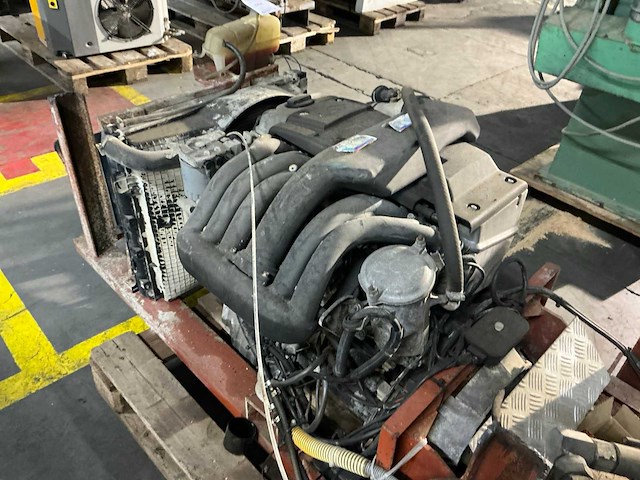 Mercedes-benz dieselmotor met hydraulisch pomp - afbeelding 5 van  7