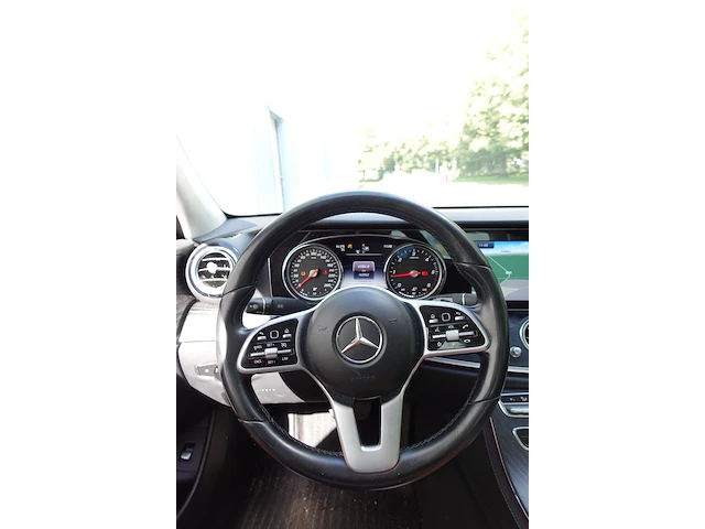 Mercedes-benz e 200 d - afbeelding 3 van  26