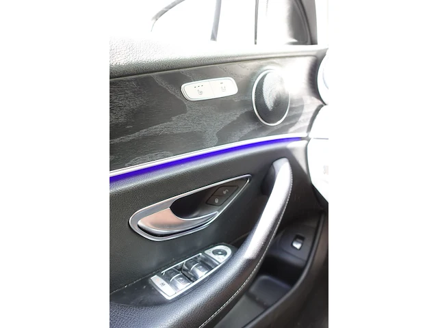 Mercedes-benz e 200 d - afbeelding 6 van  26