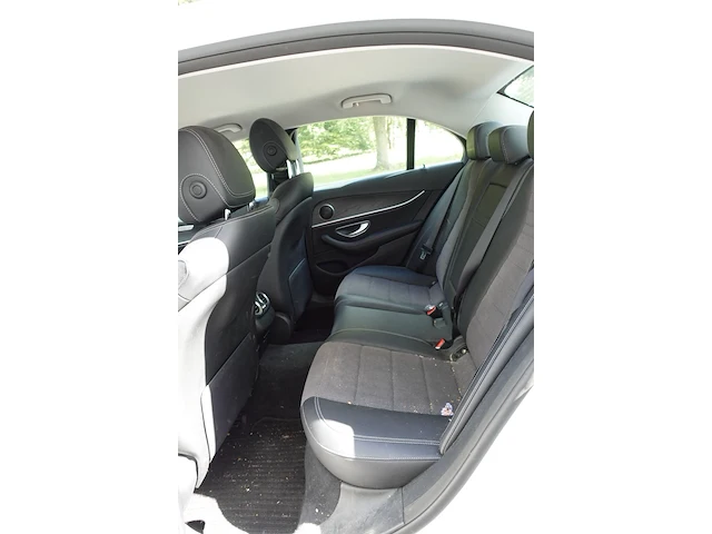 Mercedes-benz e 200 d - afbeelding 8 van  26