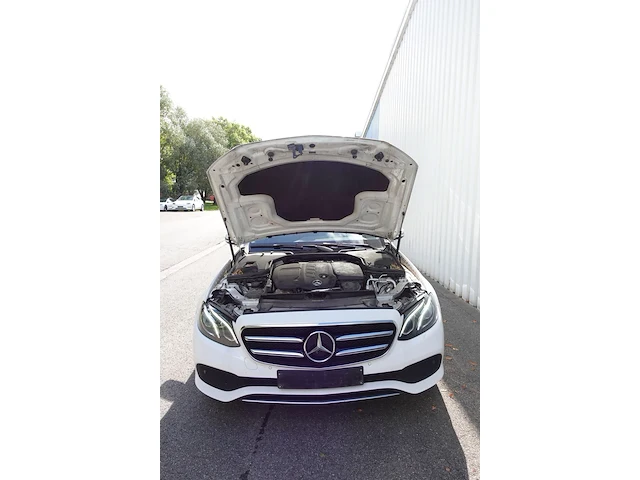Mercedes-benz e 200 d - afbeelding 11 van  26