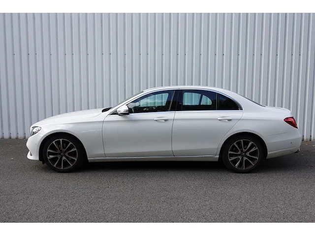 Mercedes-benz e 200 d - afbeelding 1 van  26