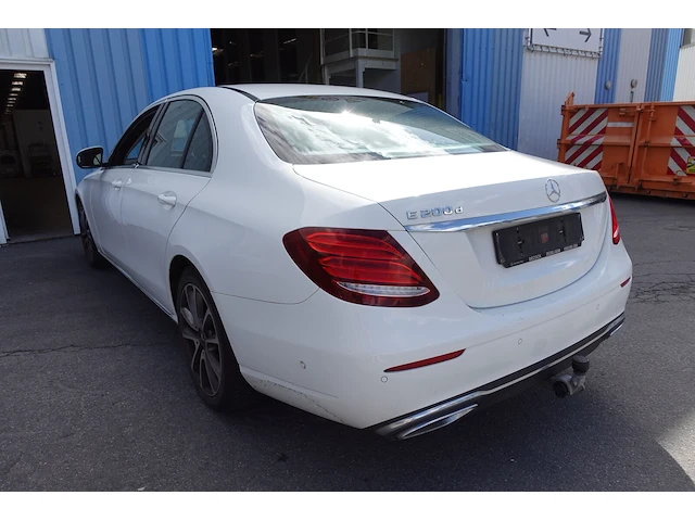 Mercedes-benz e 200 d - afbeelding 15 van  26