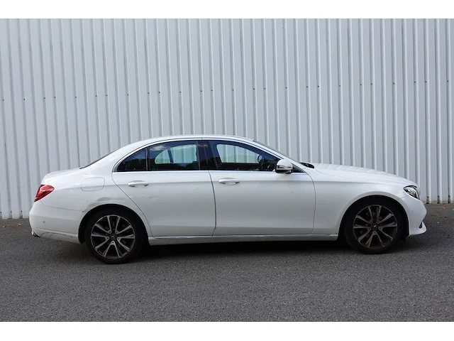 Mercedes-benz e 200 d - afbeelding 21 van  26