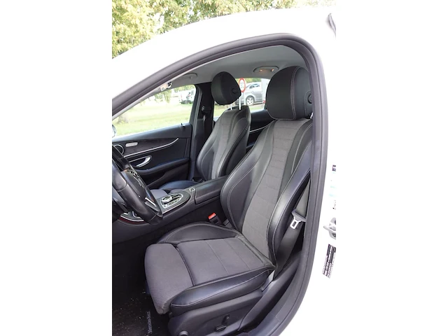 Mercedes-benz e 200 d - afbeelding 22 van  26