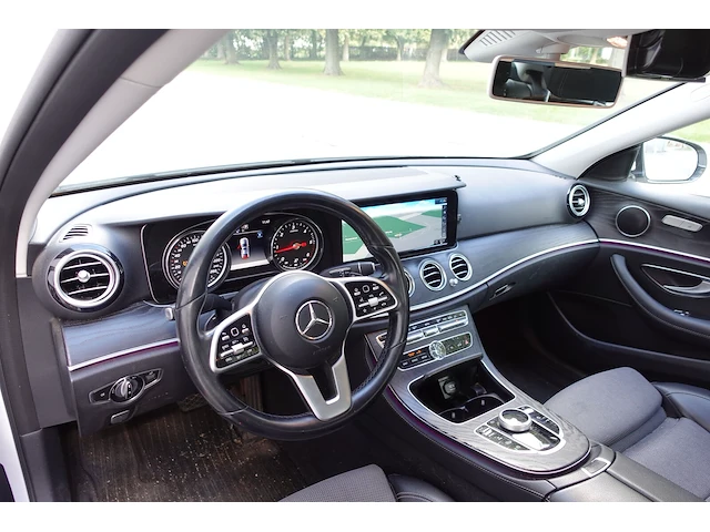 Mercedes-benz e 200 d - afbeelding 24 van  26