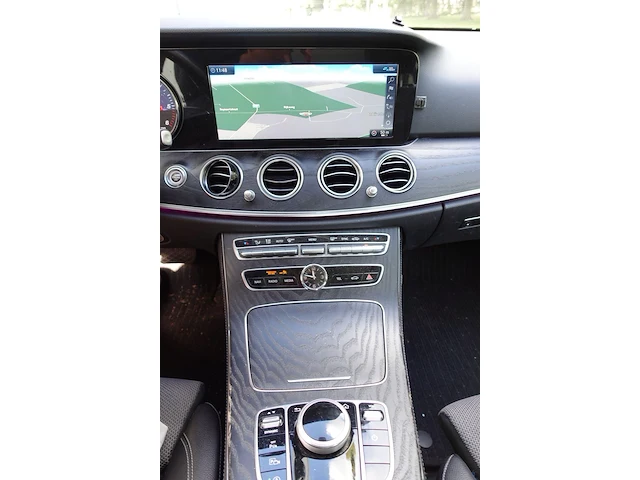 Mercedes-benz e 200 d - afbeelding 25 van  26