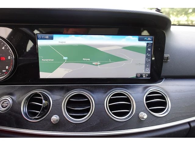 Mercedes-benz e 200 d - afbeelding 26 van  26