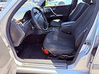 Mercedes-benz e 220 break at, 2002 - afbeelding 38 van  39