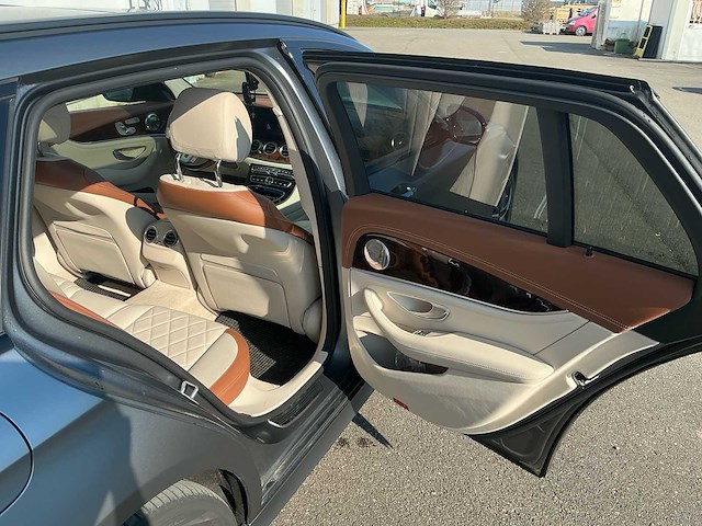 Mercedes-benz e 300 de designo interieur personenauto - afbeelding 16 van  37