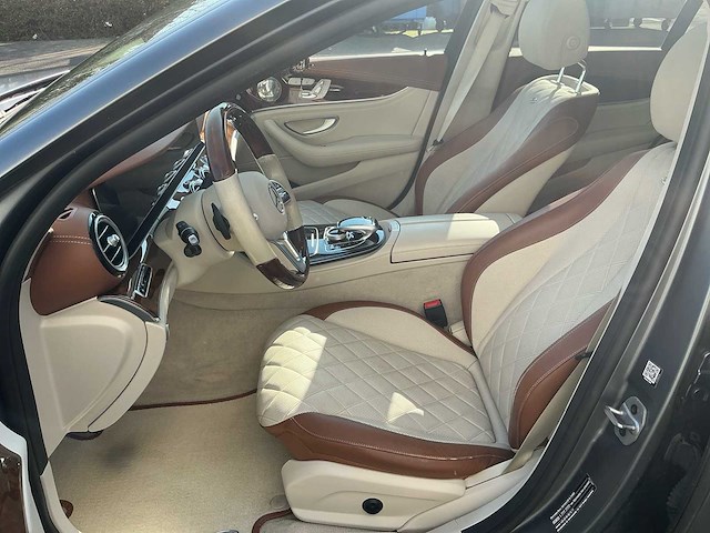 Mercedes-benz e 300 de designo interieur personenauto - afbeelding 1 van  30