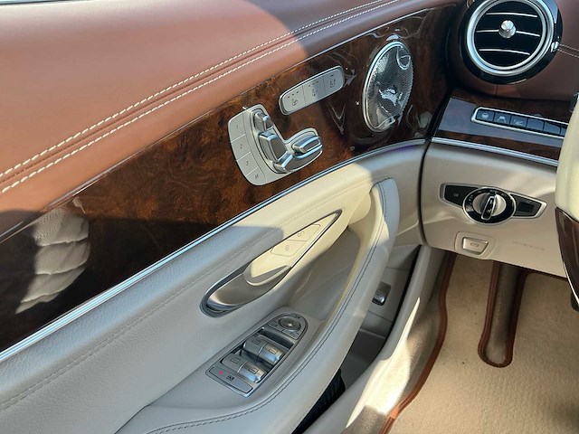 Mercedes-benz e 300 de designo interieur personenauto - afbeelding 4 van  30