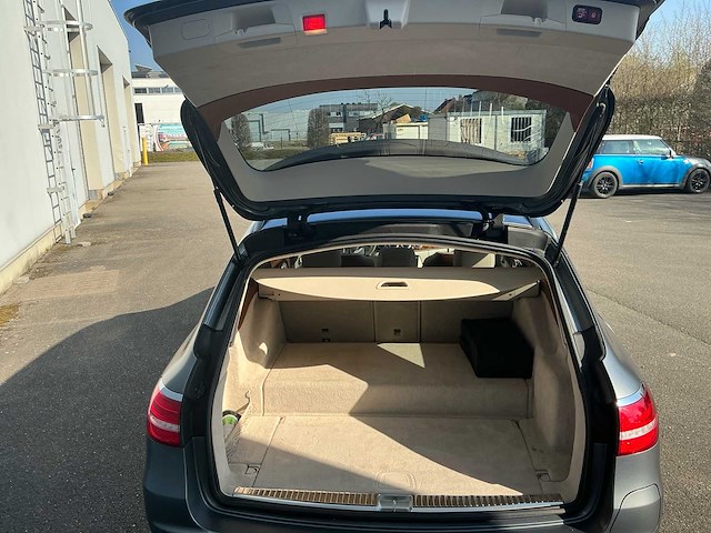 Mercedes-benz e 300 de designo interieur personenauto - afbeelding 9 van  30