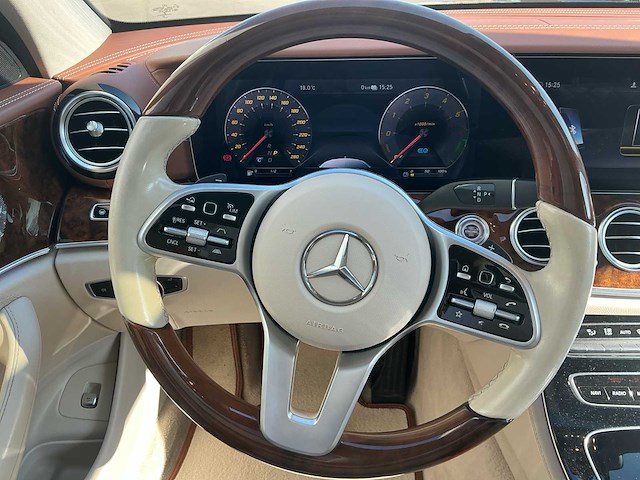 Mercedes-benz e 300 de designo interieur personenauto - afbeelding 4 van  37