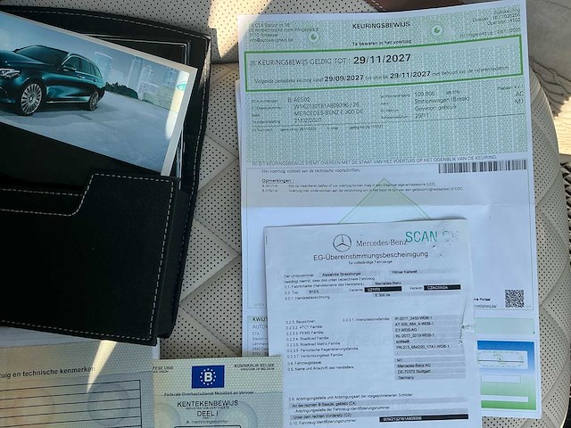 Mercedes-benz e 300 de designo interieur personenauto - afbeelding 30 van  37