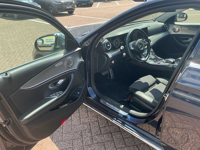 Mercedes-benz e200 d personenauto - afbeelding 9 van  32